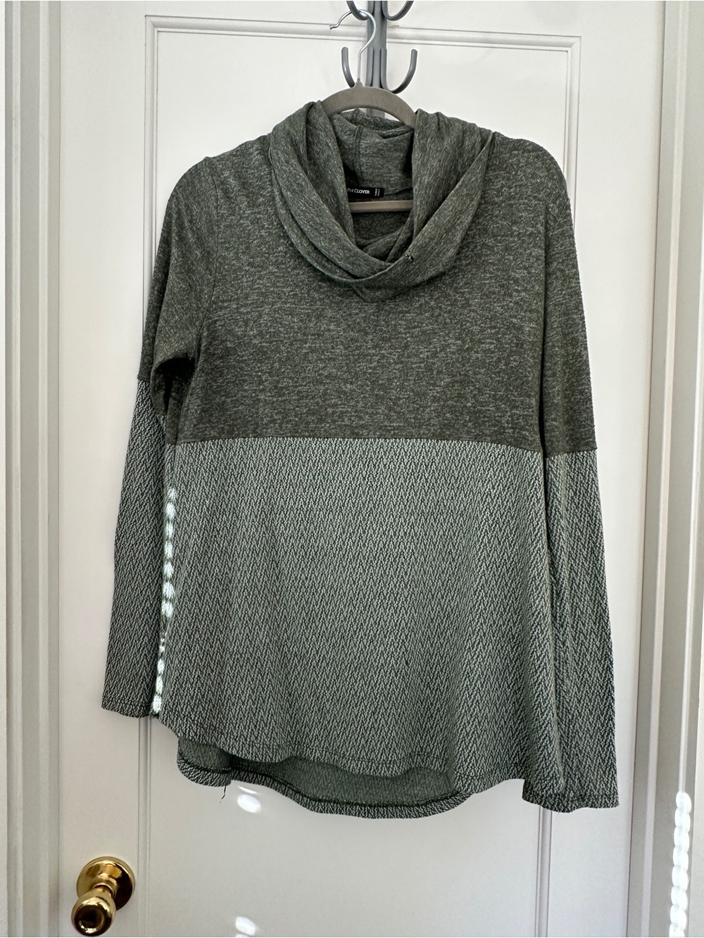 Cowl Neck Two-Tone Knit Sweater - Green
